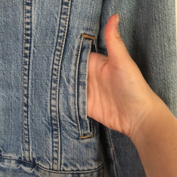 VINTAGE Levi Strauss Blue Denim Jacket - LIKE NEW - Picture 8 of 17